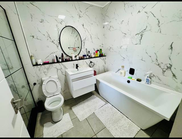 3 BEDROOM FLAT FOR SALE IN WATERFALL